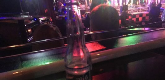 夜遊び　マニラ　ゴーゴーバー