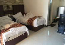 いきなり最終回。幼いフィリピーナと遊びながら筋トレを行う。やる気さえあれば、そこはジム