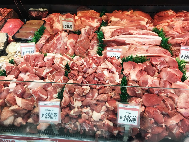 ロビンソンモール　お肉売り場　スーパーマーケット