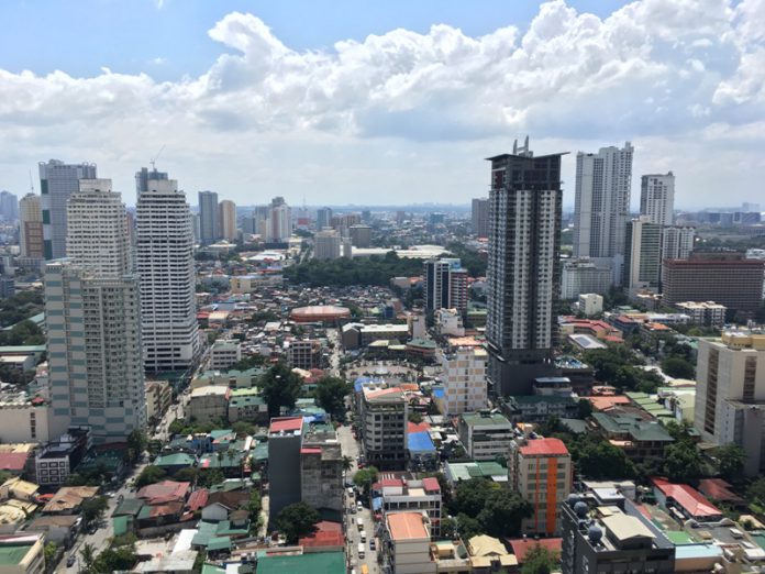 フィリピン　首都封鎖　ロックダウン